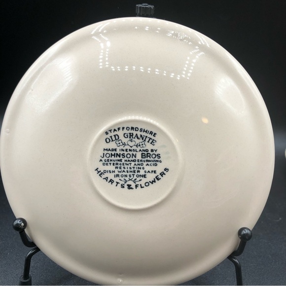 2 of 8 Cup /Saucer Sets JOHNSON BROTHERS Hearts and Flowers England PERFECT - Picture 5 of 6